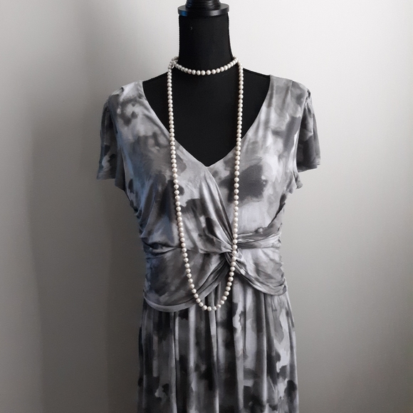 Dress - Picture 3 of 4